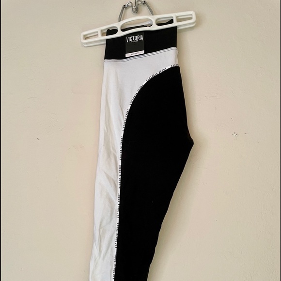 Victoria’s Secret Sport Workout Cropped Leggings